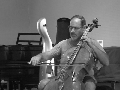 2015 Cello Gary Hoffman credit emeraudebellier 3