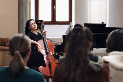 Anna Olivia Amaya Farias ©2022 AMV