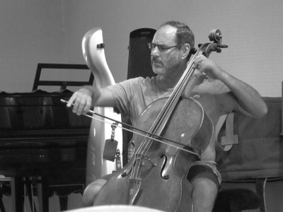 2015 Cello Gary Hoffman credit emeraudebellier 4