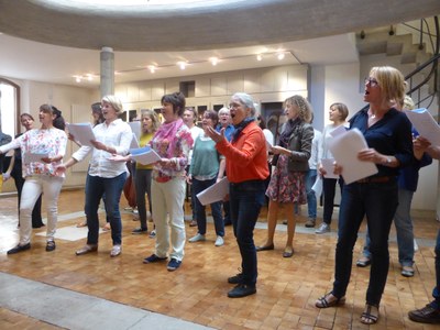 le choeur à l'ouvrage (remerciements Isabelle Paquier)