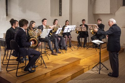 Bruno Schneider et ses élèves © Francis Vauban