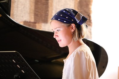 Catalina au visage lumineux.JPG