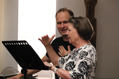 Sourire d'Ihor aux côtés d'hedwig Fassbender.JPG