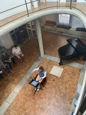 Le chef de choeur Mathias Charton